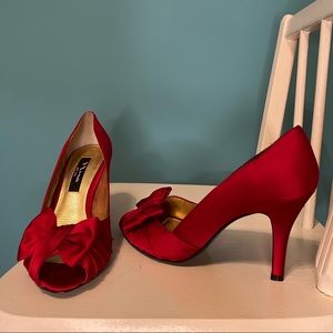 Nine New York red heels 3” open toe with bows satin